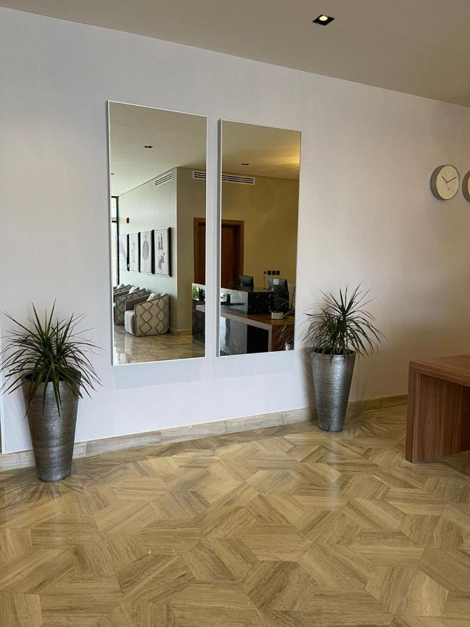 Voyage Hotel *